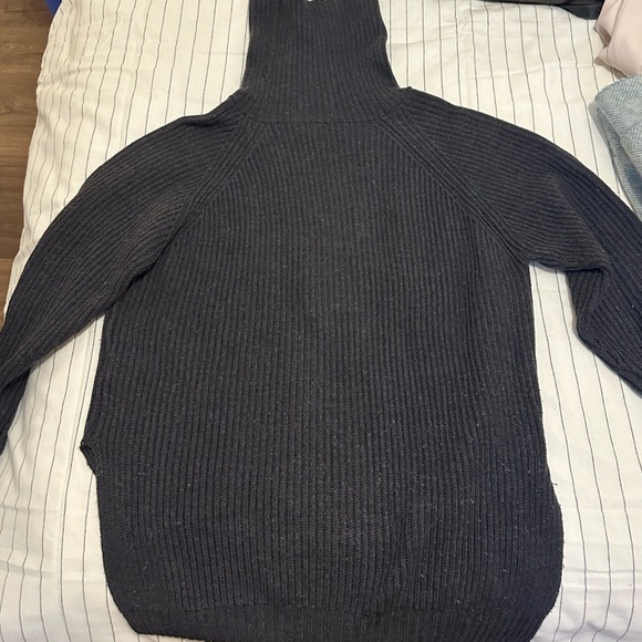 Aritzia knit turtleneck sweater - Picture 2 of 3